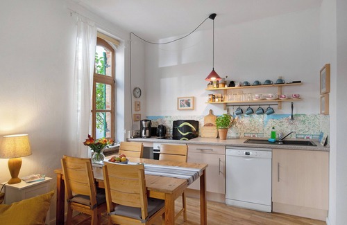 Rostock Apartment | Apartment 'Ferienwohnung Elisabeth' with Wi-Fi