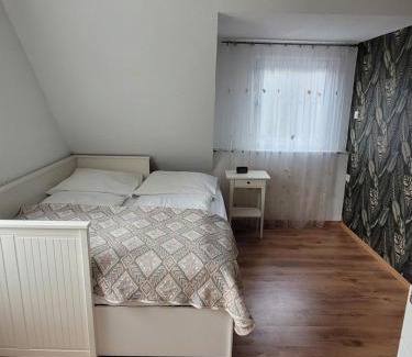 Heuchelhof Apartment | Apartment Ferienwohnung Steigwaldweg