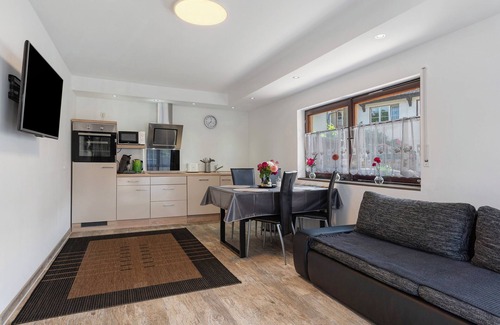 Herbolzheim Apartment | Apartment 'Fewo Luna' with Private Terrace and Wi-Fi