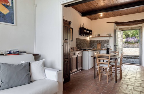 Pelago Apartment | Apartment 'Fienile' with Private Terrace, Wi-Fi and Air Conditioning