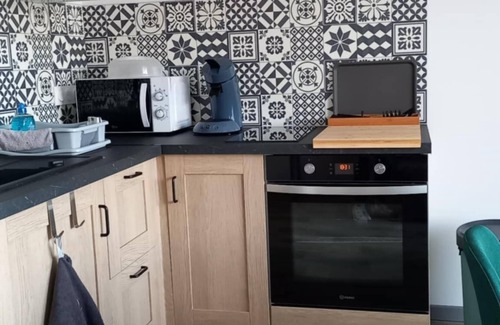Colleville-Montgomery Apartment | Apartment 100 metres from the beach, sea view. Sleeps 4, sleeps 2