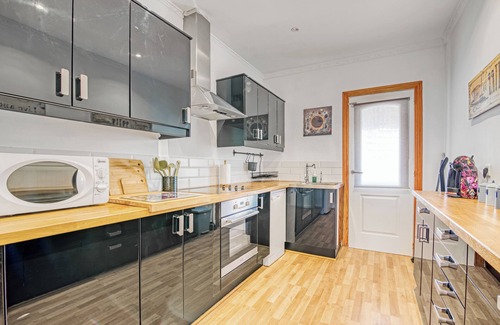 Gandia Apartment | Apartment 'Gandia Center' with Balcony, Wi-Fi and Air Conditioning