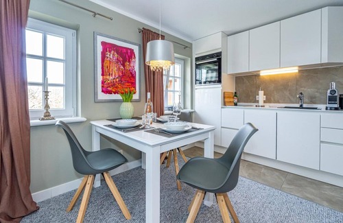 Keitum Apartment | Apartment 'Gemütliche Wohnung' with Shared Garden and Wi-Fi