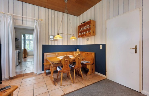 Klintum Apartment | Apartment 'Große Ferienwohnung' with Shared Terrace, Shared Garden and Wi-Fi