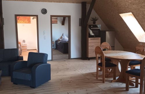 Mildenitz Apartment | Apartment 'Haus Beim Schloß' with Private Terrace, Wi-Fi and Air Conditioning