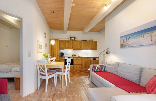 Hillgroven Apartment | Apartment 'Haus Mühlenhof 1' with Private Terrace, Shared Garden and Wi-Fi