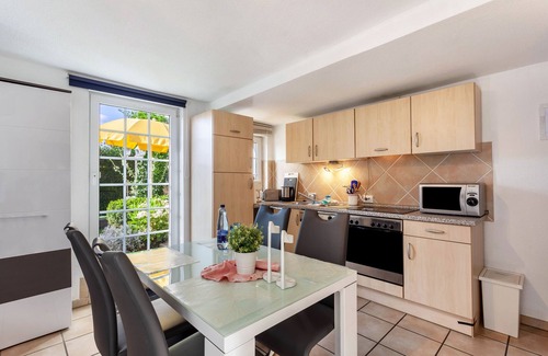 Arnsberg Apartment | Apartment 'Haus Ute' with Private Terrace, Private Garden and Wi-Fi