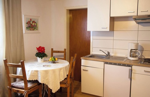 Oberlengenhardt Apartment | Apartment 'Haus Zur Bienenweide' with Shared Terrace, Balcony and Wi-Fi