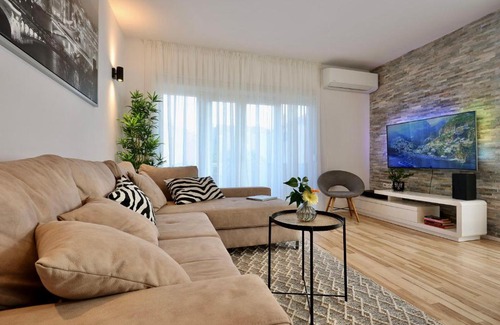 Mejasi Apartment | Apartment Holiday Home TiA