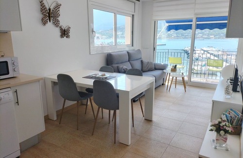 Port de la Selva Apartment | Apartment in the first sea line. Ideal for families.