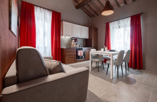 Semproniano Apartment | Apartment 'Il Rifugio Illuminato - Brunello' with Shared Garden, Wi-Fi and Air Conditioning