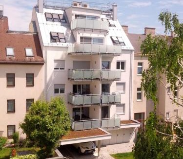 Donaustadt Apartment | Apartment in a green location with Parking & Balcony, Walking distance to U1 Metro