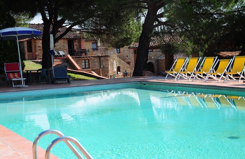 Castelnuovo Berardenga Apartment | Apartment in an idyllic holiday complex in the middle of the winery B4