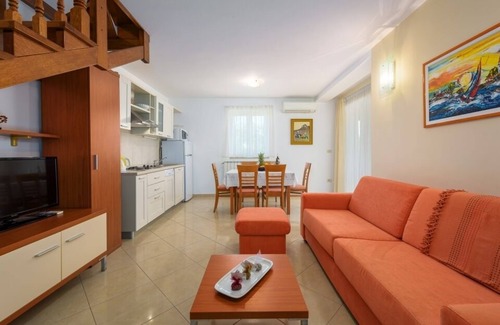 Basanija Apartment | Apartment in Bašanija with Terrace, Air condition, WIFI, Dishwasher (113-4)