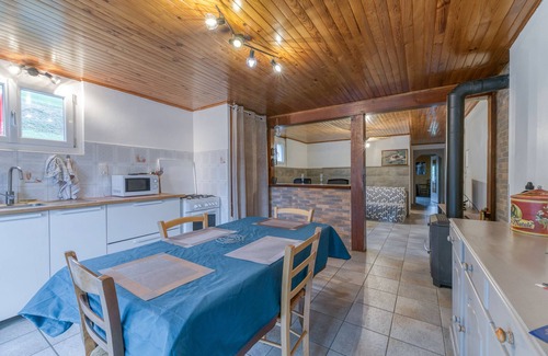 Murianette Apartment | Apartment 'in Chalet' with Mountain View, Private Terrace and Wi-Fi