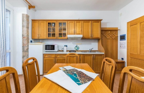 Cres Apartment | Apartment in Cres near Old Town & Beach