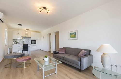 Ripenda Verbanci Apartment | Apartment in Labin with Pool & Beach Nearby