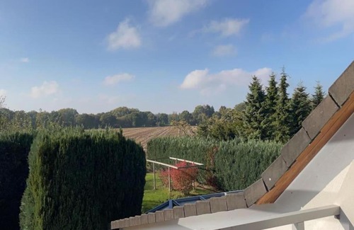 Hipstedt Apartment | Apartment in upper floor in nature reserve.