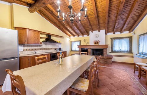 Santigaro Apartment | Apartment 'Oleadei - Zeus' with Mountain View, Wi-Fi and Air Conditioning