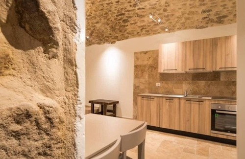 SantʼAgata di Puglia Apartment | Apartment 'Tena - Arco Pronti' with Mountain View, Wi-Fi and Air Conditioning