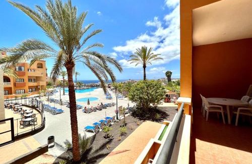 San Miguel de Abona Apartment | Apartment Junior Suite with Pool or Sea view, Wifi and heated pool