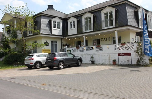 Briedern Apartment | Apartment Keltenweg - Cafe Klering