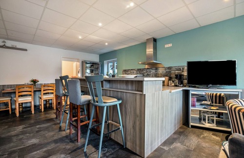 Breklum Apartment | Apartment 'Klönstuv' with Private Garden