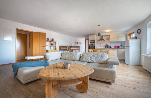 Hardegsen Apartment | Apartment 'Knopf' with Balcony and Wi-Fi