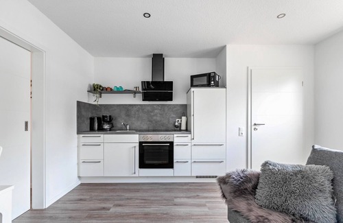 Weddingstedt Apartment | Apartment 'Koll' with Wi-Fi