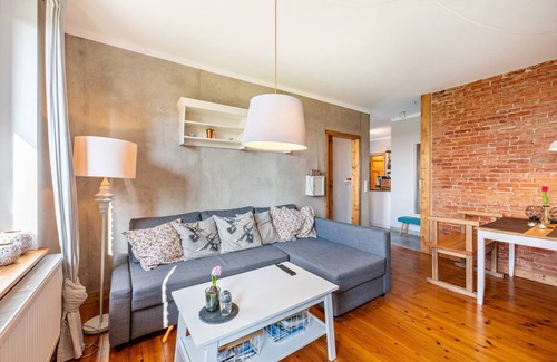 Wesselburenerkoog Apartment | Apartment 'Koogbutze' with Shared Terrace and Shared Garden