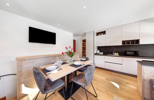 Borca di Cadore Apartment | Apartment 'La Casa Di Hilde' with Mountain View, Private Terrace and Wi-Fi