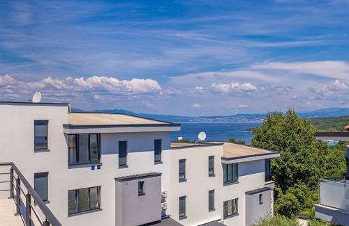 Malinska-Dubasnica Apartment | Apartment LAGANINI I near the beach