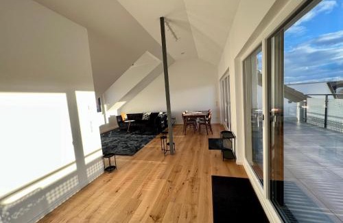 Kaiserlei Apartment | Apartment Lili-PS5-Terrace-View-Bright-Kitchen-2xBedroom