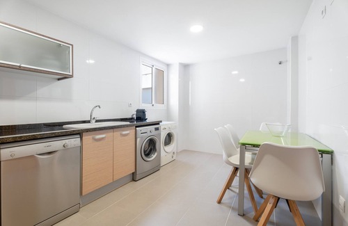 Llanera de Ranes Apartment | Apartment 'Llanera De Ranes' with Balcony and Air Conditioning