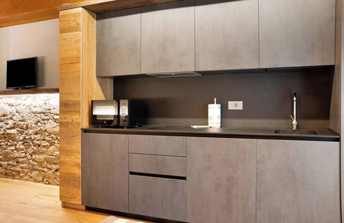 Roccabruna Apartment | Apartment 'Locanda Ca Bianca - Mini Suite' in Valle Mair with Mountain View