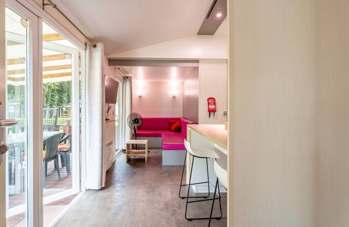 Boofzheim Apartment | Apartment 'Lydia's Mobile Home' with Shared Pool, Private Terrace and Private Garden