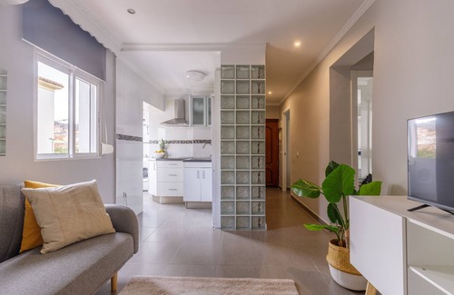 Ciudad Jardin Apartment | Apartment 'Málaga Dream' with Wi-Fi and Air Conditioning