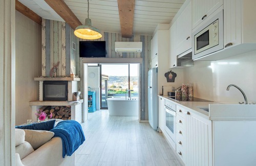 Cee Apartment | Apartment 'Mar No Camiño' with Mountain View, Wi-Fi and Air Conditioning