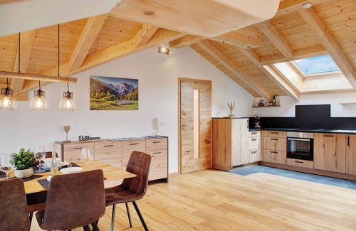 Unterammergau Apartment | Apartment Meditz with Mountain View, Balcony & Wi-Fi