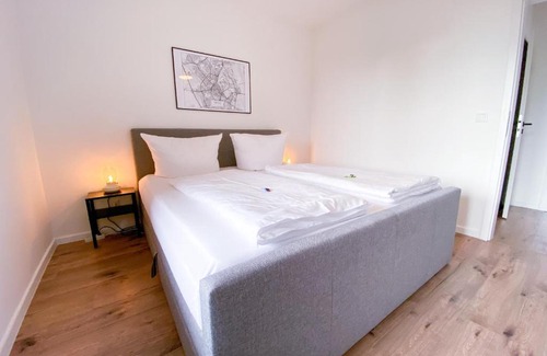 Hammfeld Apartment | Apartment mit Rheinblick, Messe, Balkon, Küche, Parkplatz