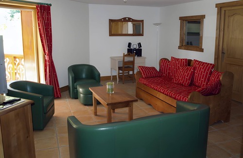 Les Esserts Apartment | Apartment 'Morillon 1100' with Mountain View, Balcony and Wi-Fi
