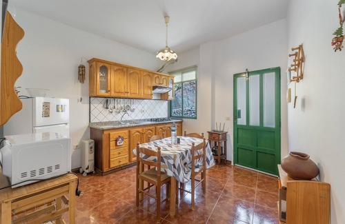 Valle Gran Rey Apartment | Apartment 'Nayara A' with Sea View, Balcony and Wi-Fi