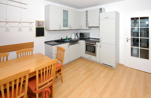 Wiek Apartment | Apartment near the harbor with balcony and sea view - Hafenhäuser Wiek 13