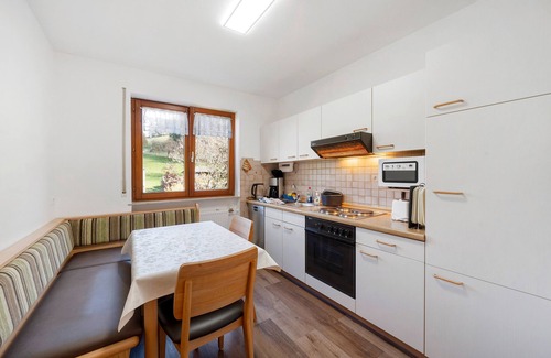 Freiamt Apartment | Apartment 'No. 2 Rotkelchen' with Shared Terrace, Shared Garden and Wi-Fi