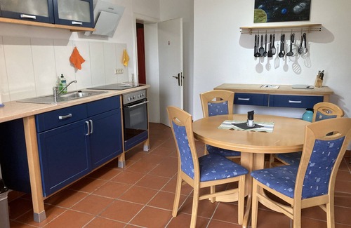 Overath Apartment | Apartment 'Oreste' with Private Terrace, Private Garden and Wi-Fi