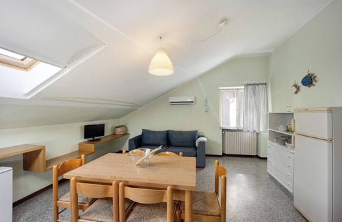 Diano Marina Apartment | Apartment Orizzonte 9 A with Shared Garden & Wi-Fi