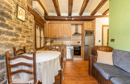 Borrastre House | Apartment 'Peña Roya' with Mountain View, Shared Garden and Wi-Fi