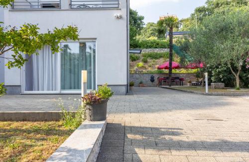 Rijeka Apartment | Apartment Piano