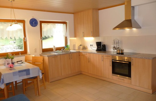 Martello Apartment | Apartment 'Pirchahof Wasserfall' with Mountain View, Shared Terrace and Wi-Fi