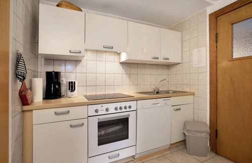 Westerkoog Apartment | Apartment 'Plüschmors' with Shared Garden, Balcony and Wi-Fi